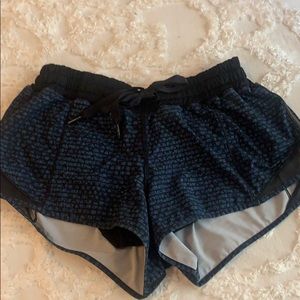 Lululemon Size 4 Hotty Hot Shorts